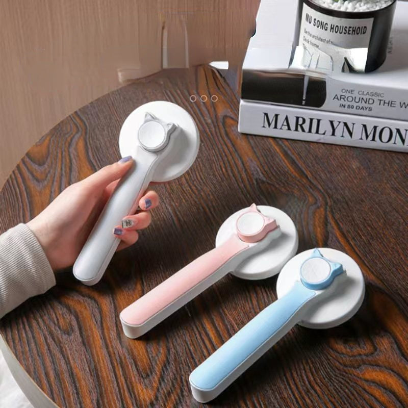 Self-cleaning grooming brush product size 18.5 x 7.5 cm